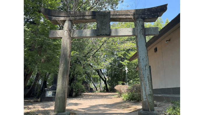 神風連の党員が眠る神社です。